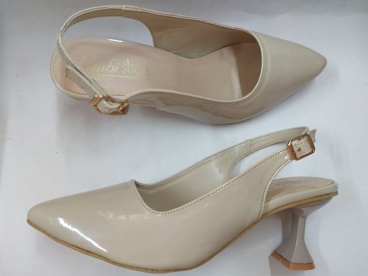 Escarpins slingback beige nude vernis – Élégance intemporelle