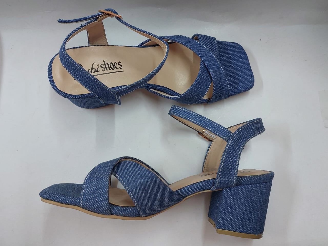 Sandales en denim à brides croisées – Style casual chic & confort