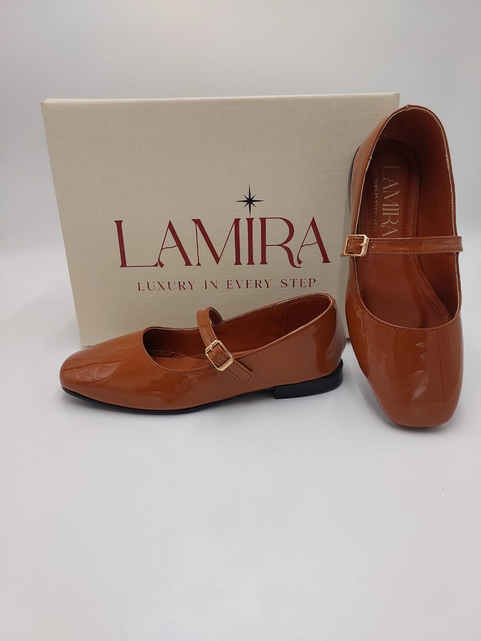 Ballerines Lamira Cognac Vernis – Élégance au Quotidien avec Détail Doré