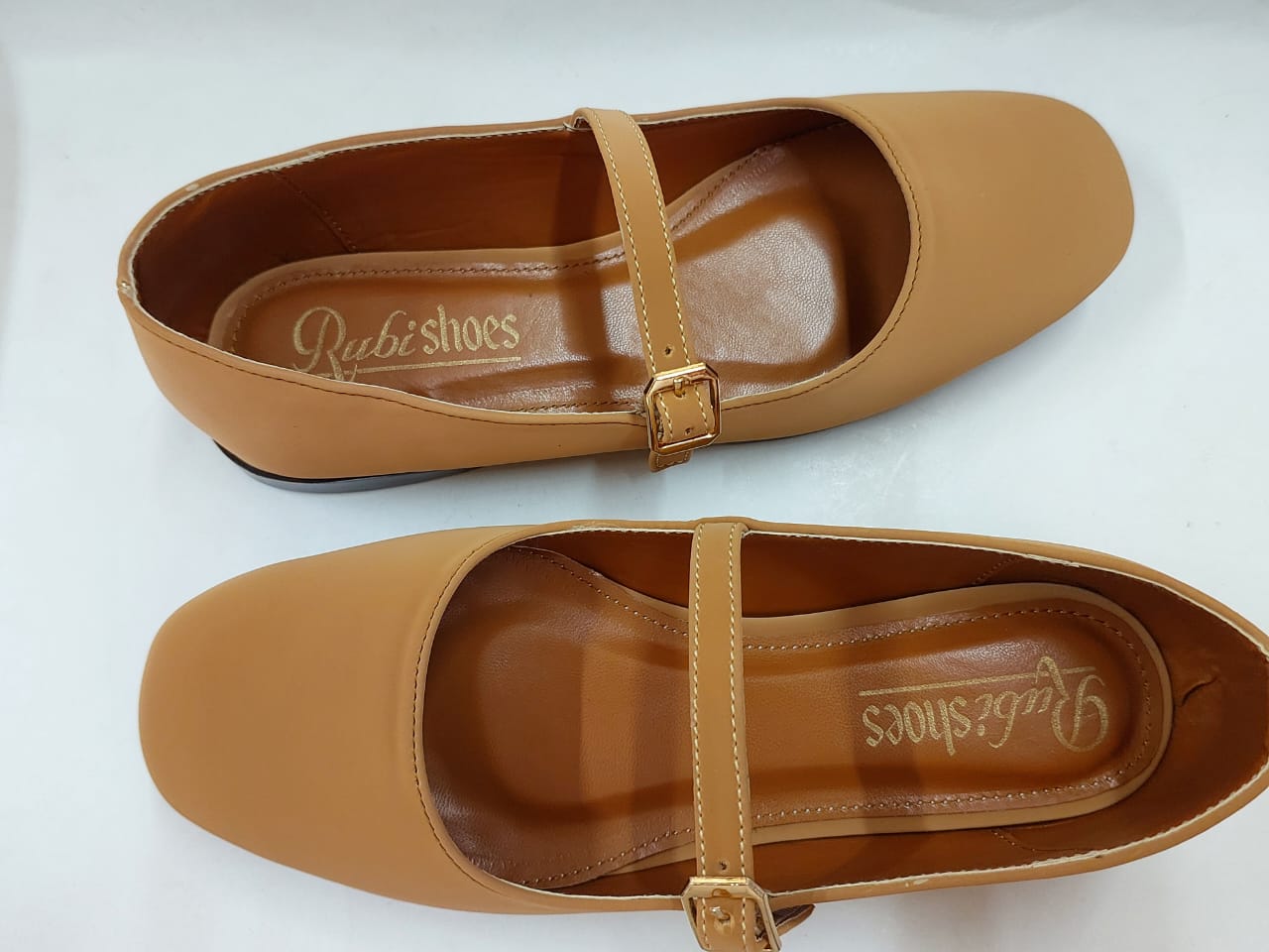 Ballerines plates camel à bride simple – Élégance et confort