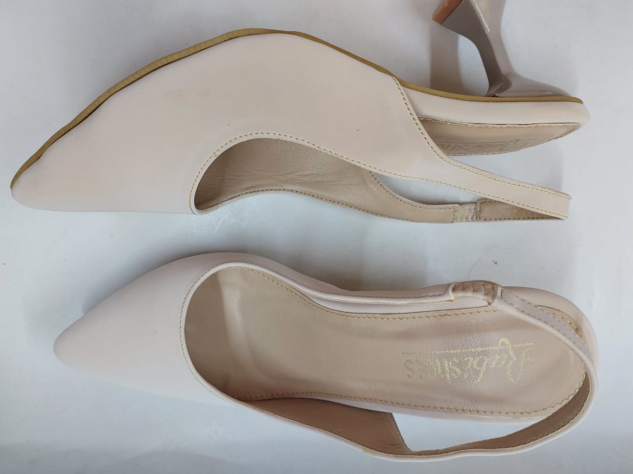 Escarpins slingback beige clair – Élégance et confort