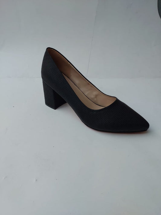 Escarpins noirs texturés à talon bloc – Élégance intemporelle