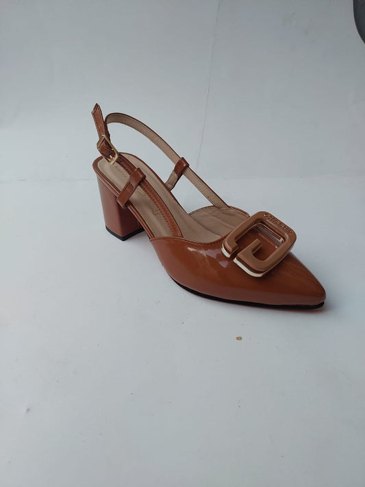 Slingback marron verni avec boucle dorée – Élégance & Confort