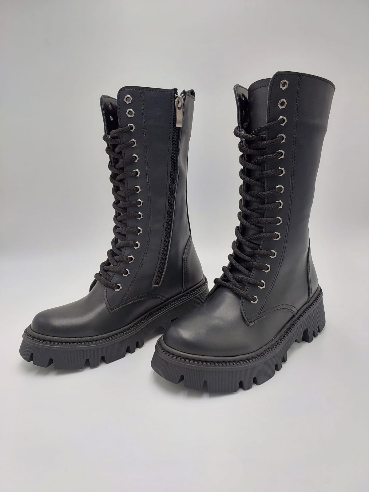 Bottes Lamira Noires à Lacets – Confort, Caractère & Élégance Urbaine