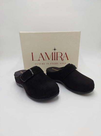 Sabots Lamira Noirs Suédés – Confort Élégant et Style Minimaliste