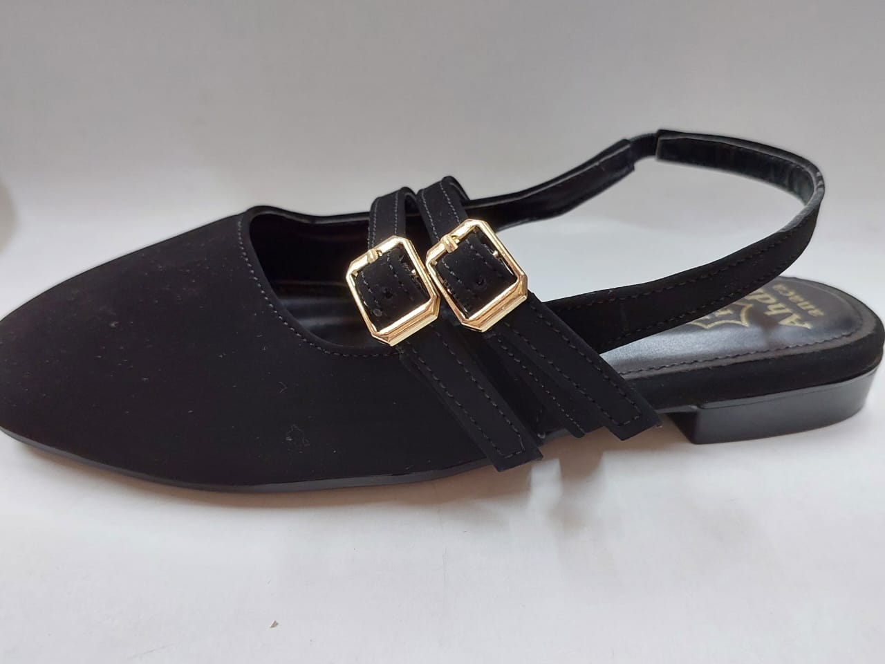 Sandales plates à brides doubles – Élégance et confort