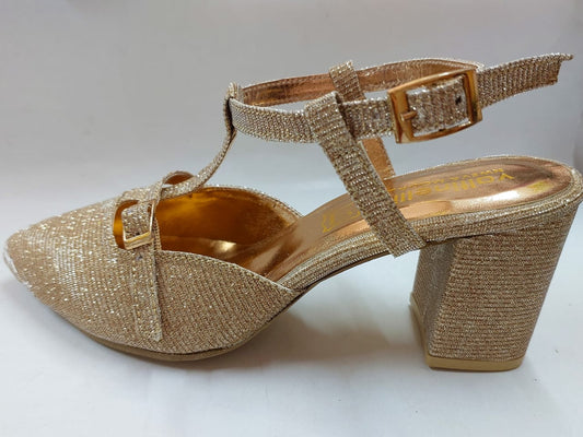 Escarpins dorés pailletés à brides – Élégance de soirée
