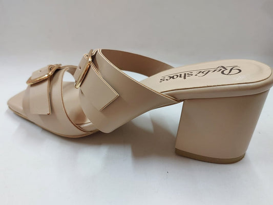 Mules nude à brides et boucles dorées – Élégance naturelle & confort