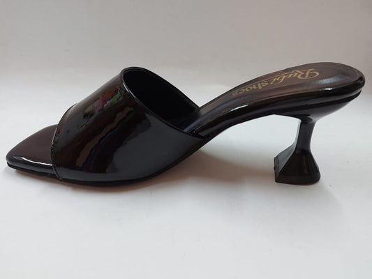 Mules noires vernies à bout carré – Chic intemporel & confort