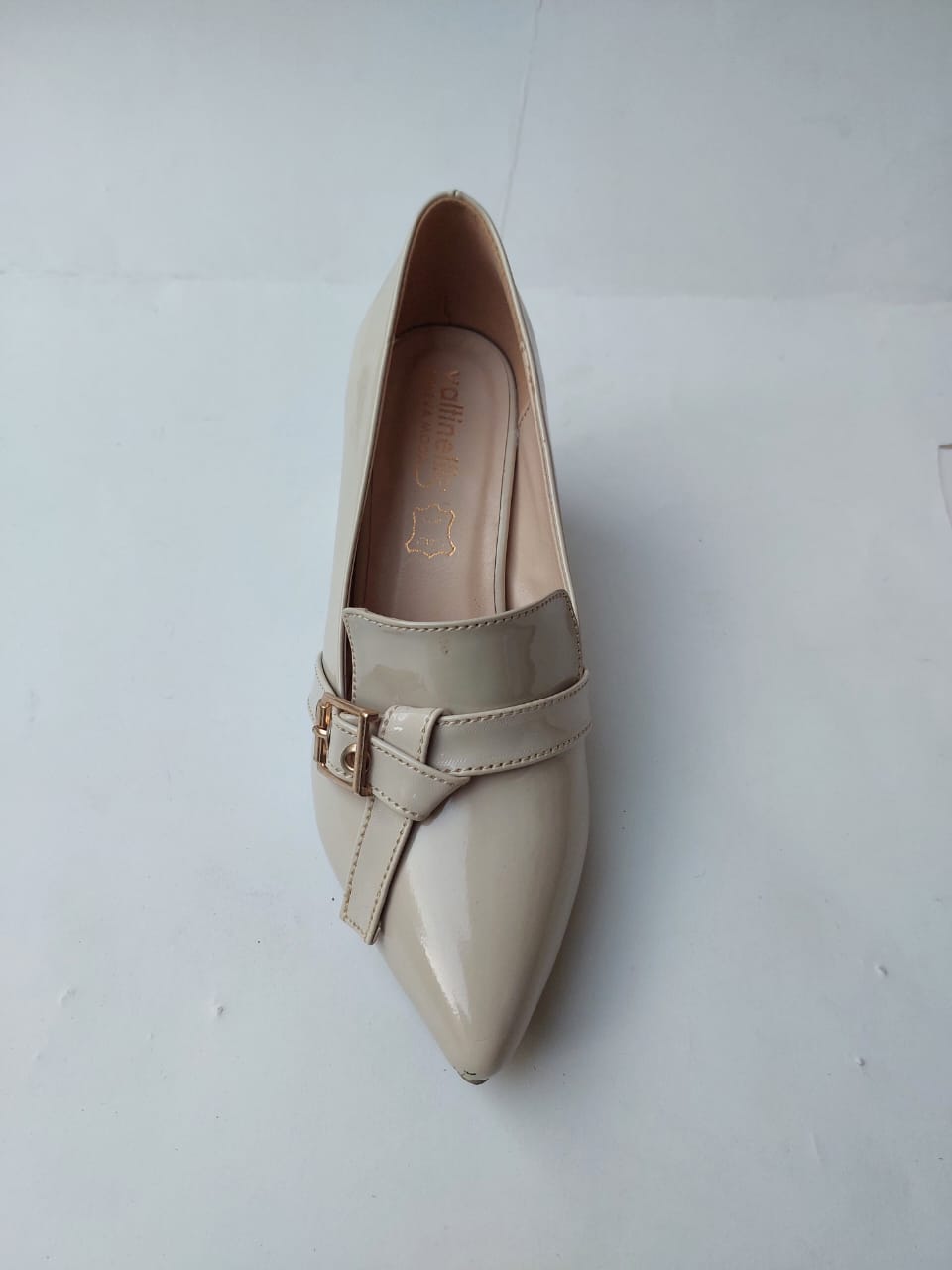 Mocassins à talon bloc avec boucle dorée – Élégance et confort