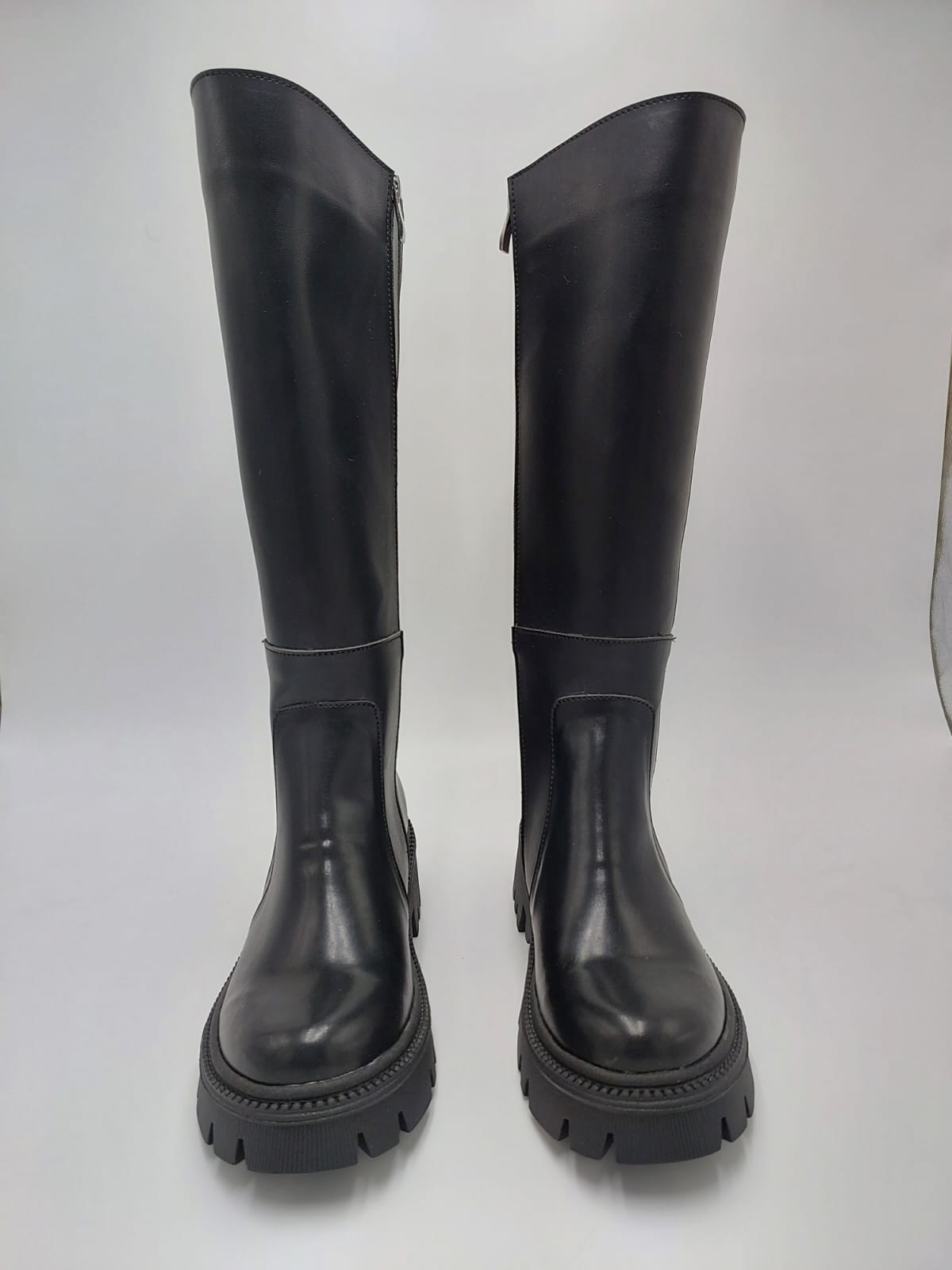 Bottes Lamira Hautes Noires – Élégance Intemporelle & Semelle Crantée Moderne
