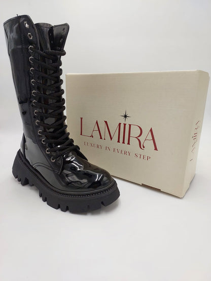 Bottes Lamira Vernies Noires à Lacets – Style Tendance & Finition Brillante