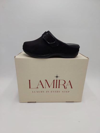 Sabots Lamira Noirs Suédés – Confort Élégant et Style Minimaliste